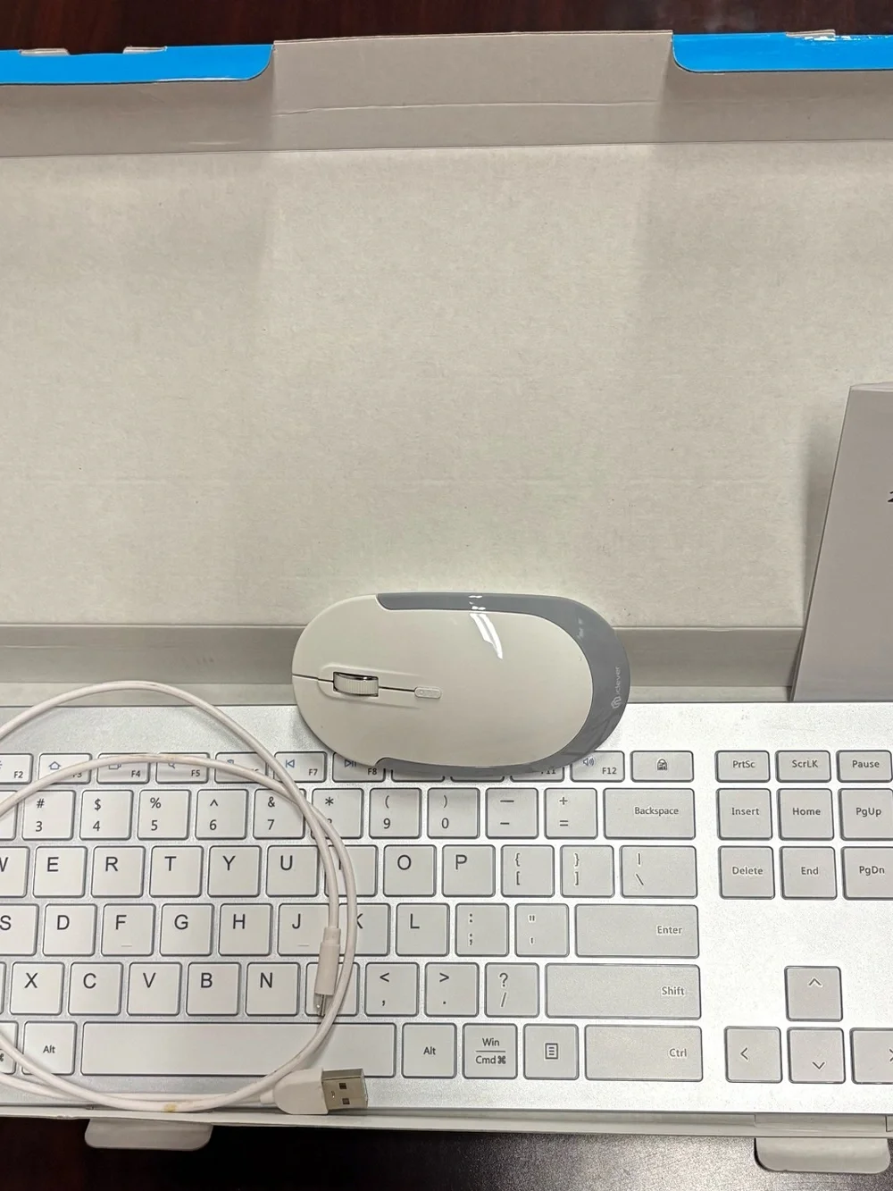 iClever 2.4GHz Wireless Keyboard and Mouse Combo - White